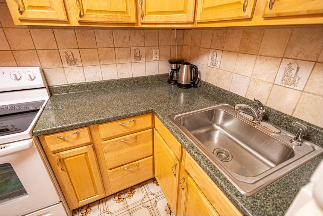 En Venta: $85,000 (1 camas, 1 baños, 883 Pies cuadrados)