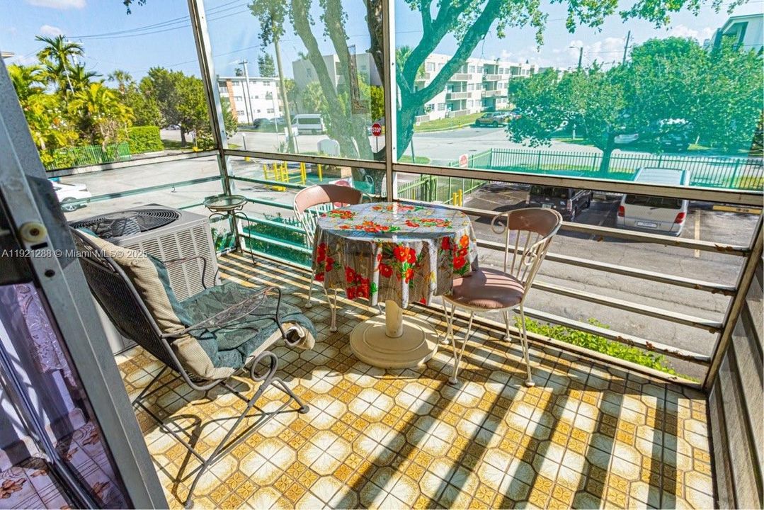 En Venta: $85,000 (1 camas, 1 baños, 883 Pies cuadrados)