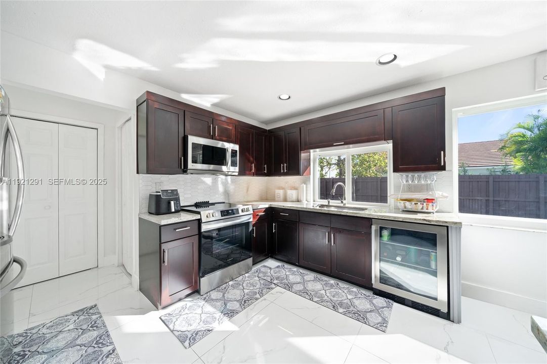 На продажу: $979,999 (4 спален, 3 ванн, 2577 Квадратных фут)