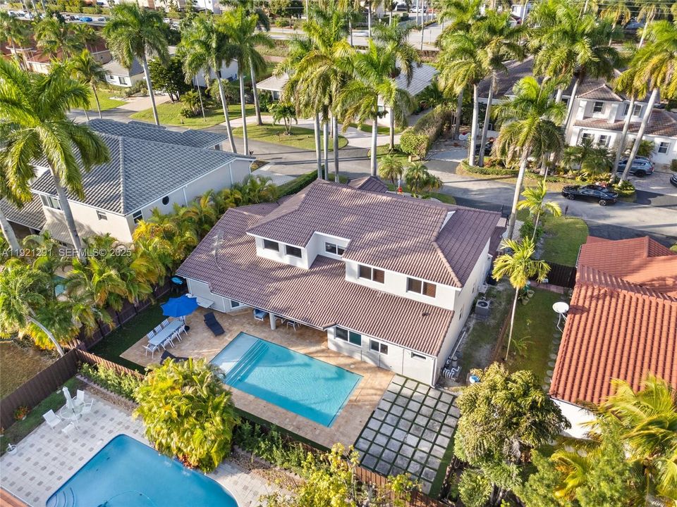 На продажу: $979,999 (4 спален, 3 ванн, 2577 Квадратных фут)