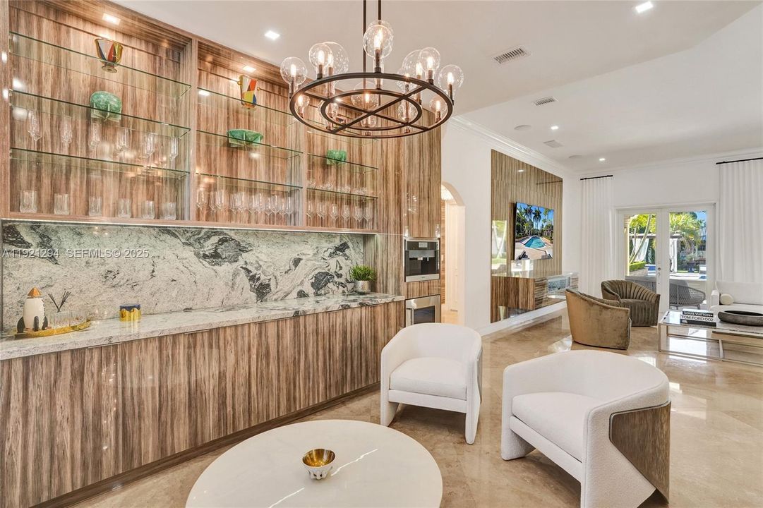 For Sale: $3,799,000 (5 beds, 6 baths, 4496 Square Feet)