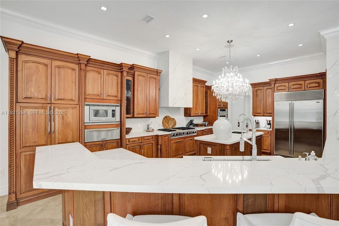 For Sale: $3,799,000 (5 beds, 6 baths, 4496 Square Feet)