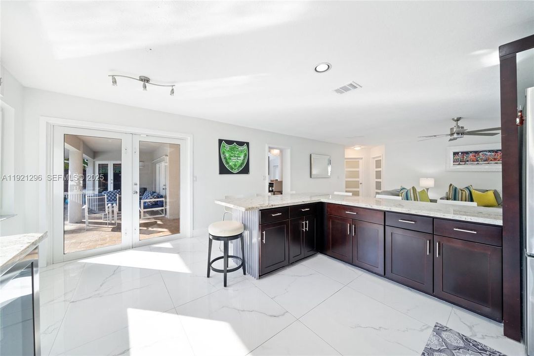 For Rent: $5,499 (4 beds, 3 baths, 2577 Square Feet)