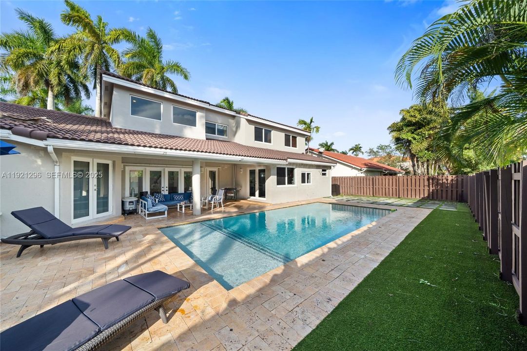 For Rent: $5,499 (4 beds, 3 baths, 2577 Square Feet)