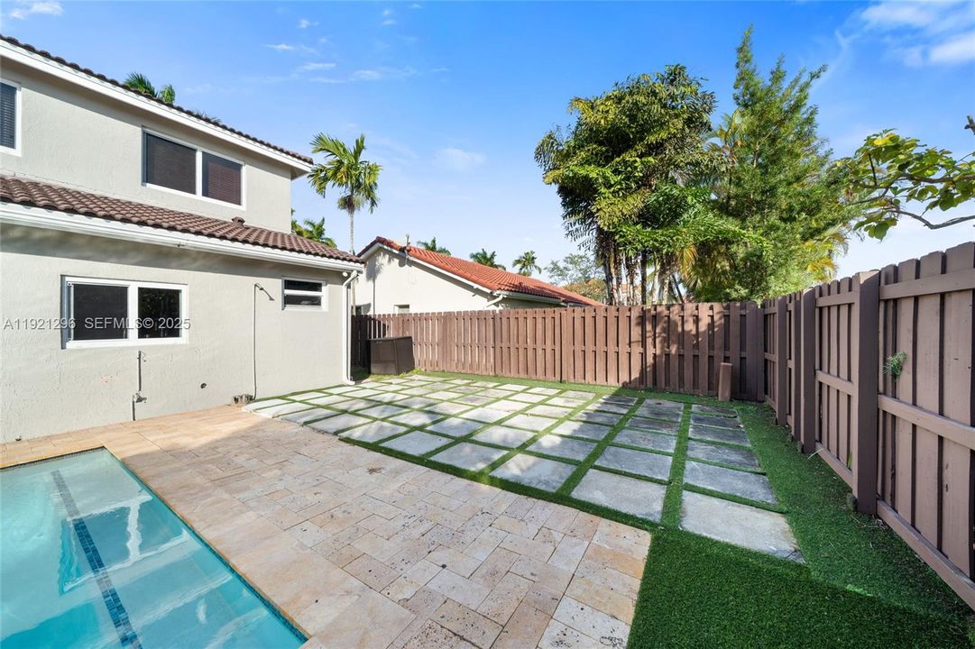 For Rent: $5,499 (4 beds, 3 baths, 2577 Square Feet)