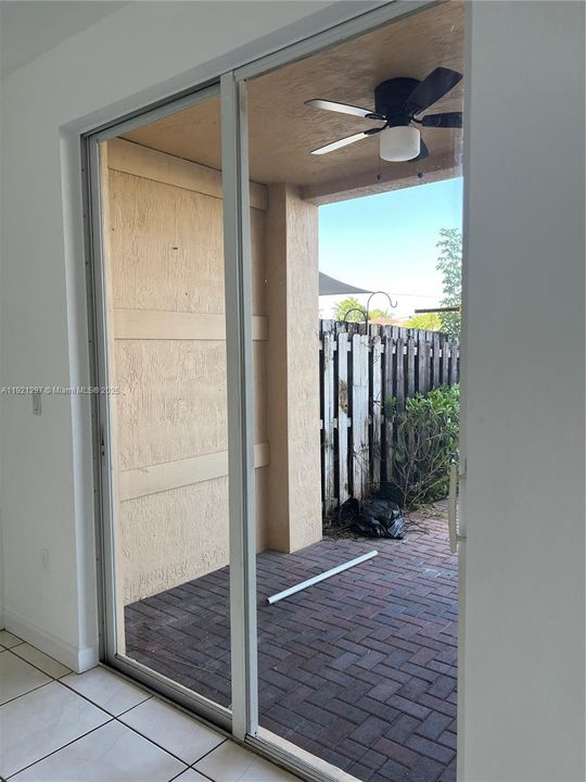 В аренду: $3,900 (3 спален, 2 ванн, 2104 Квадратных фут)