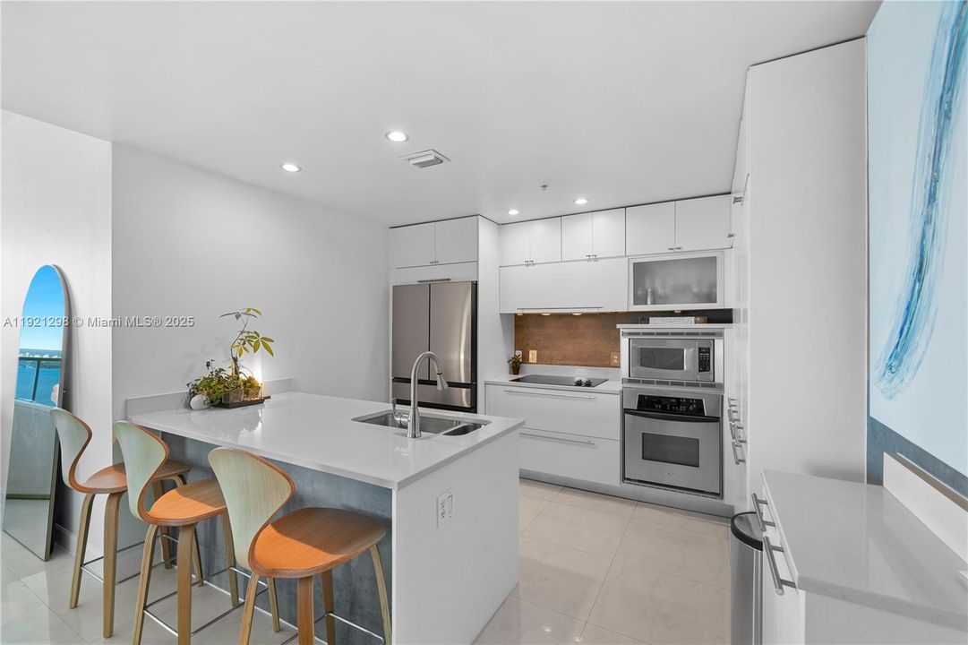 For Sale: $1,450,000 (3 beds, 3 baths, 1970 Square Feet)