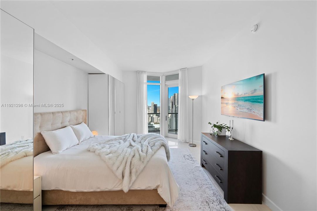 For Sale: $1,450,000 (3 beds, 3 baths, 1970 Square Feet)