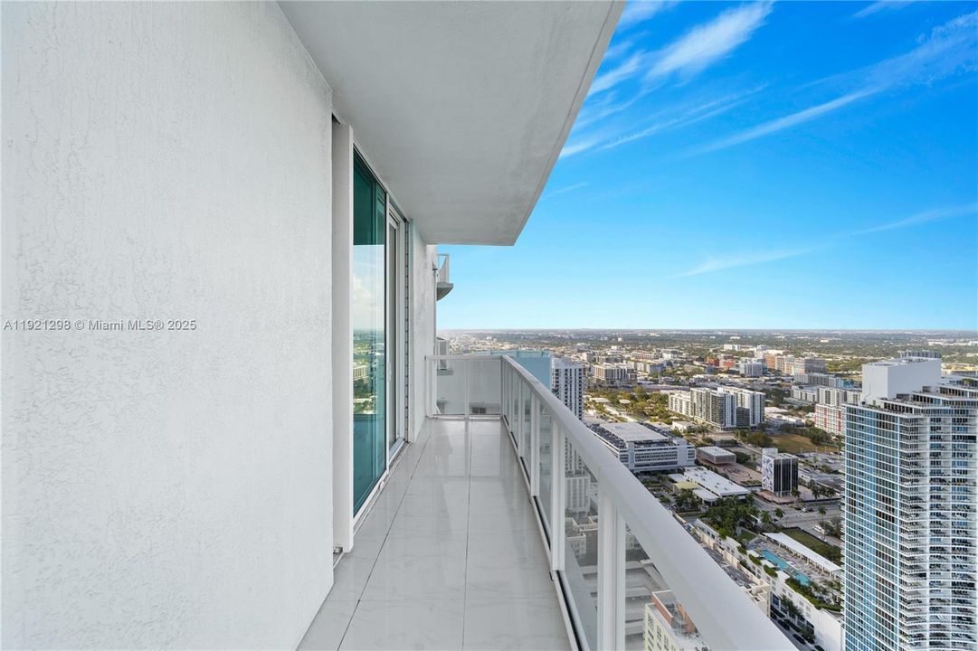 For Sale: $1,450,000 (3 beds, 3 baths, 1970 Square Feet)