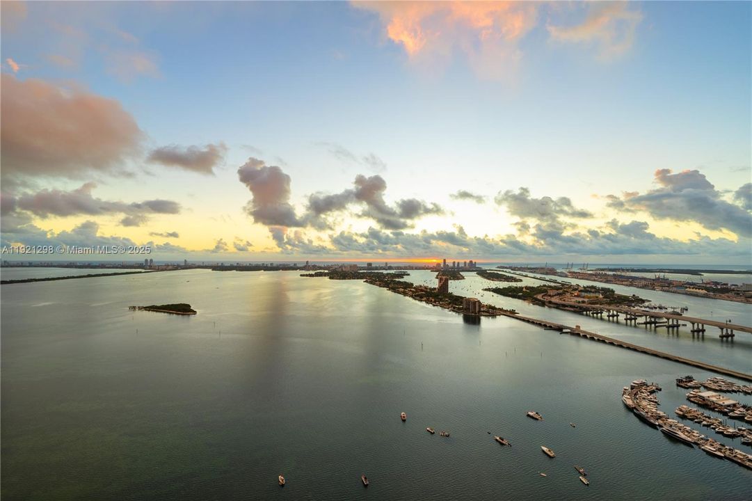 For Sale: $1,450,000 (3 beds, 3 baths, 1970 Square Feet)