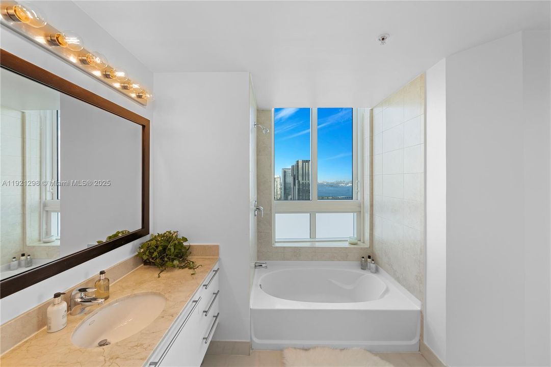 For Sale: $1,450,000 (3 beds, 3 baths, 1970 Square Feet)