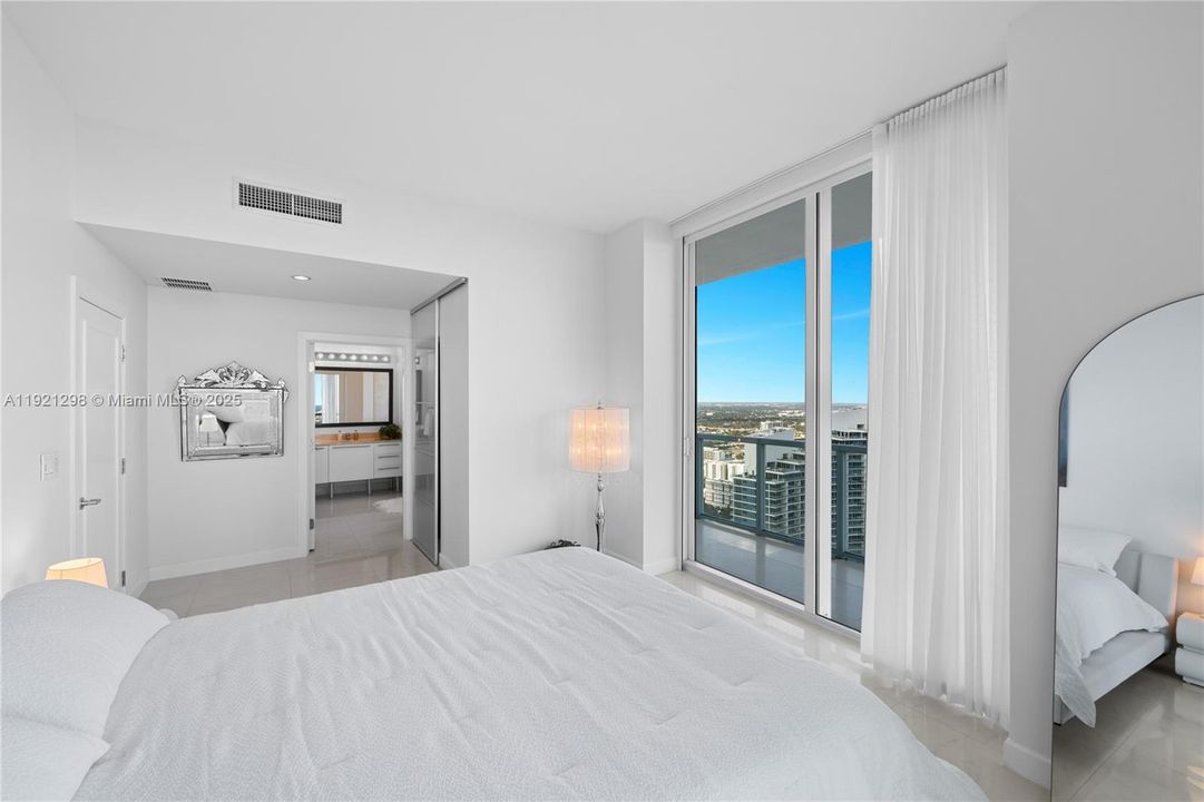 For Sale: $1,450,000 (3 beds, 3 baths, 1970 Square Feet)