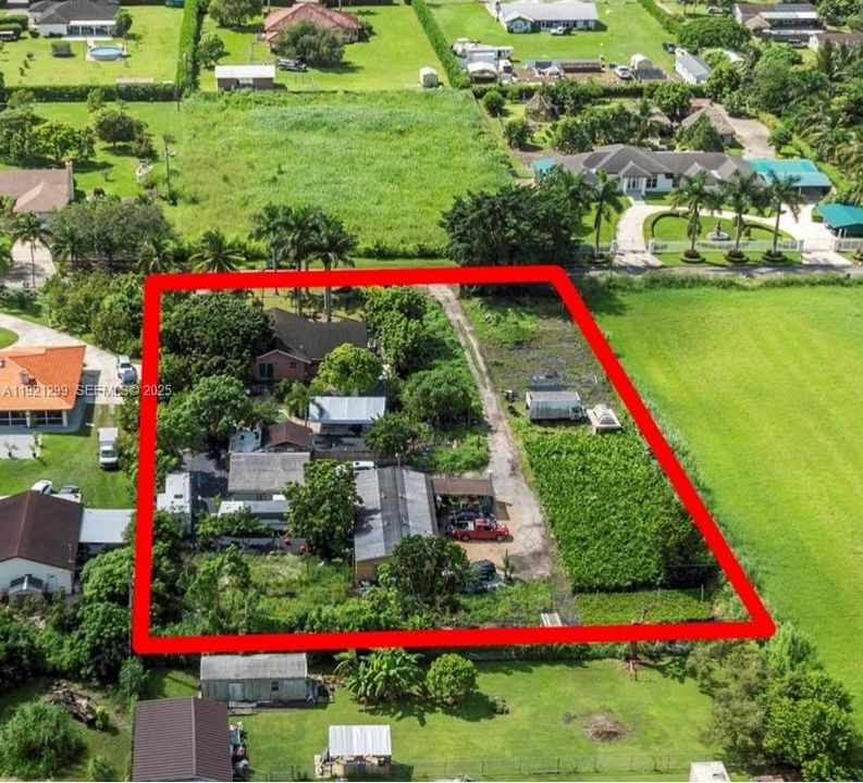 待售: $989,900 (4 贝兹, 2 浴室, 2010 平方英尺)