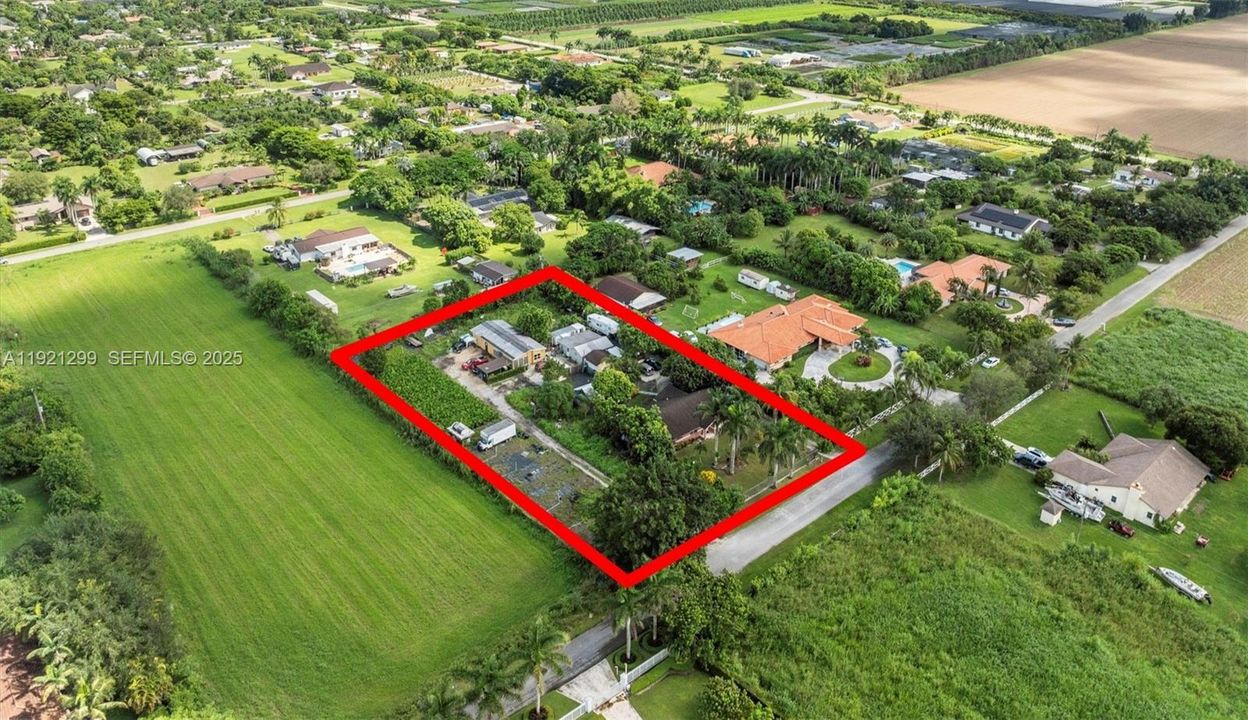 待售: $989,900 (4 贝兹, 2 浴室, 2010 平方英尺)