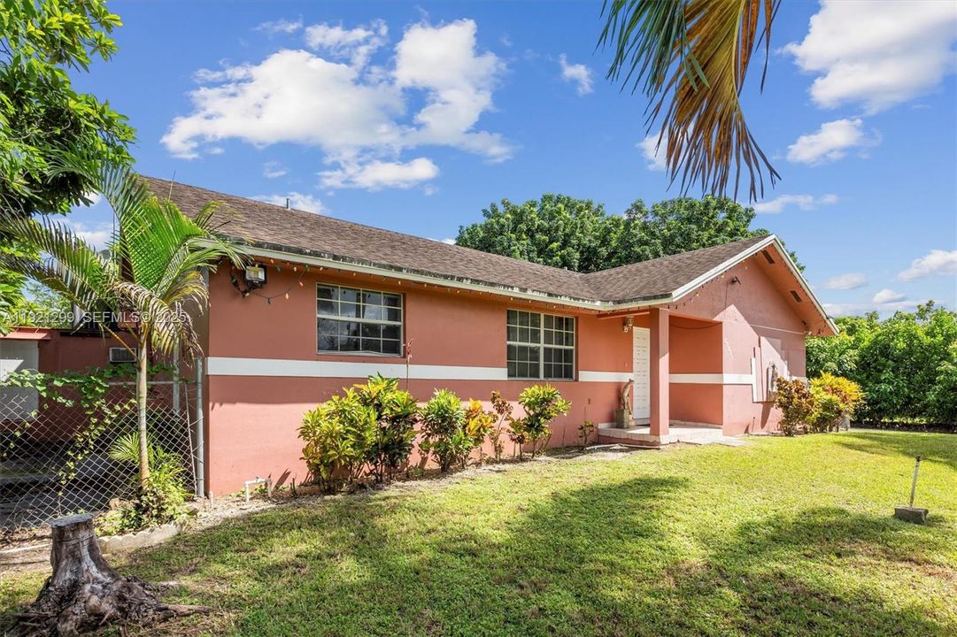 待售: $989,900 (4 贝兹, 2 浴室, 2010 平方英尺)