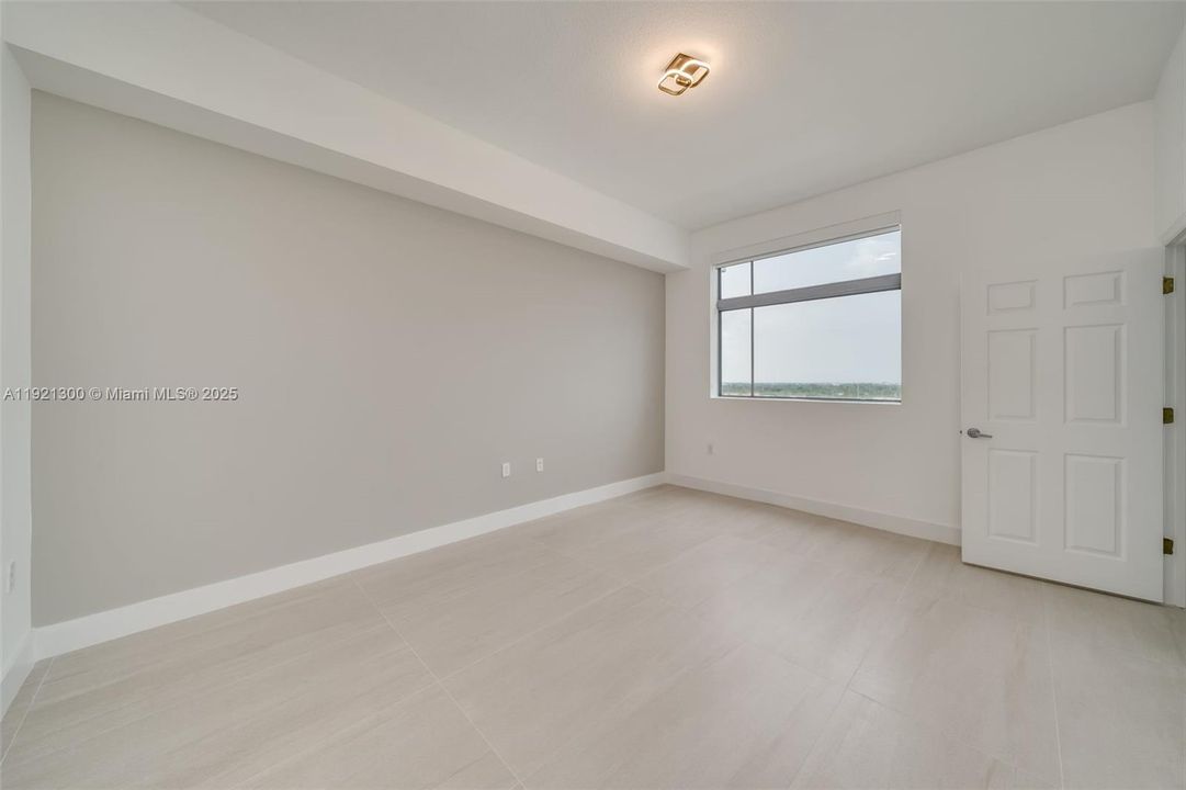 For Sale: $400,000 (2 beds, 2 baths, 1189 Square Feet)