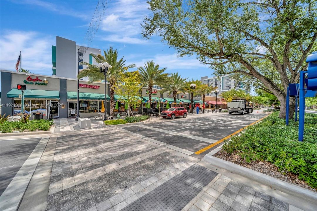 For Sale: $400,000 (2 beds, 2 baths, 1189 Square Feet)