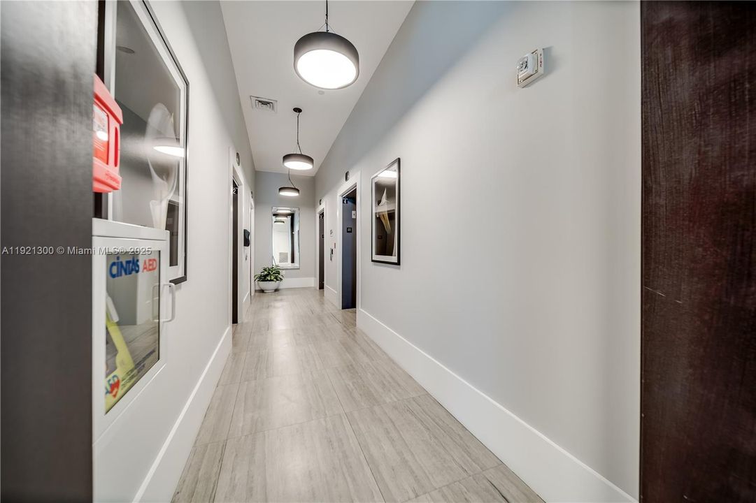 For Sale: $400,000 (2 beds, 2 baths, 1189 Square Feet)