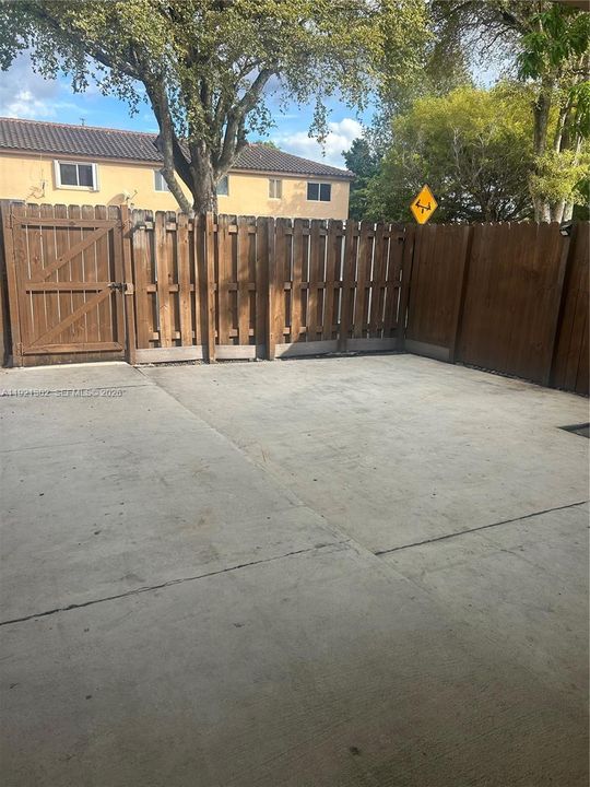 Недавно арендовано: $2,325 (2 спален, 2 ванн, 1000 Квадратных фут)