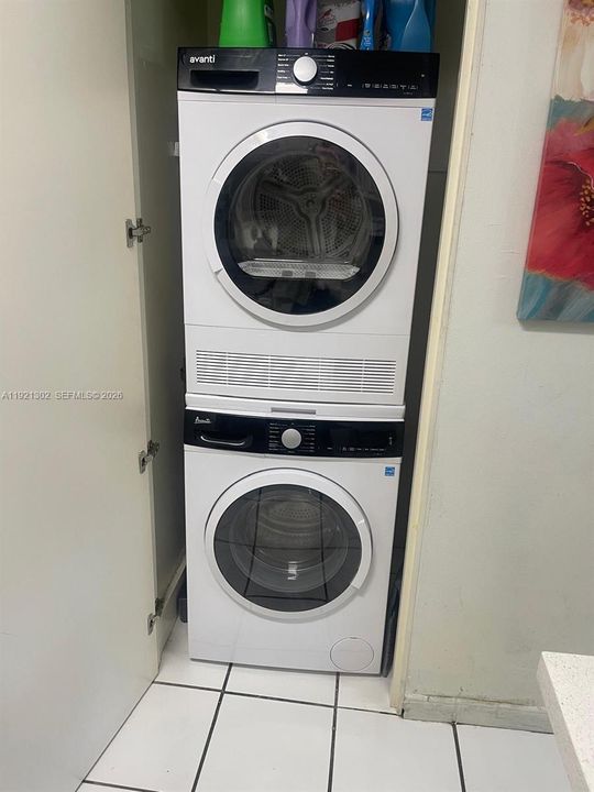 Недавно арендовано: $2,325 (2 спален, 2 ванн, 1000 Квадратных фут)