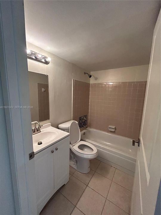 Недавно арендовано: $2,325 (2 спален, 2 ванн, 1000 Квадратных фут)