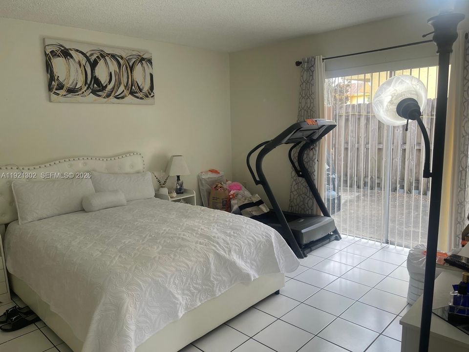 Недавно арендовано: $2,325 (2 спален, 2 ванн, 1000 Квадратных фут)