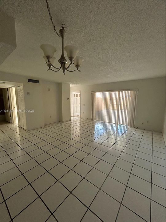 Недавно арендовано: $2,325 (2 спален, 2 ванн, 1000 Квадратных фут)