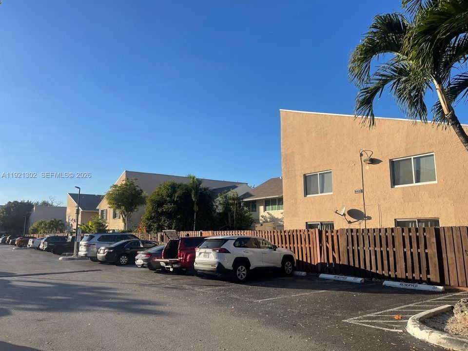 Недавно арендовано: $2,325 (2 спален, 2 ванн, 1000 Квадратных фут)