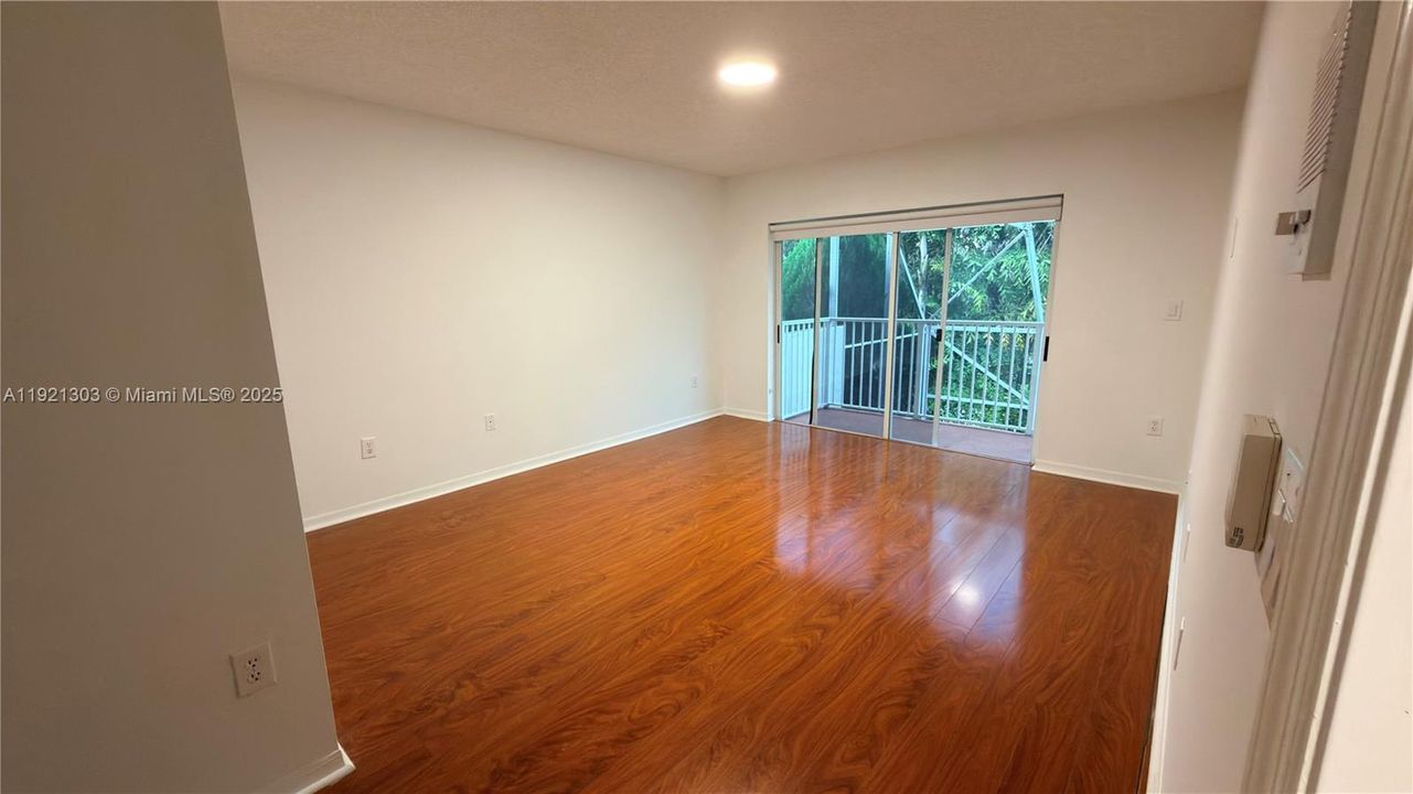 В аренду: $3,870 (3 спален, 2 ванн, 1898 Квадратных фут)