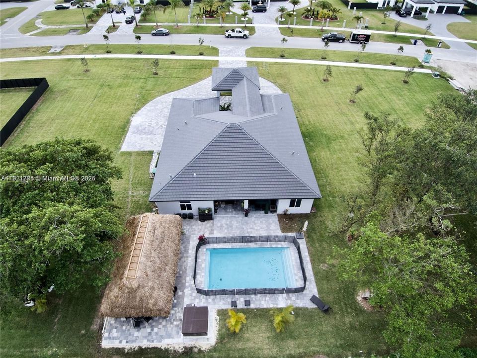 В аренду: $8,400 (5 спален, 3 ванн, 2863 Квадратных фут)