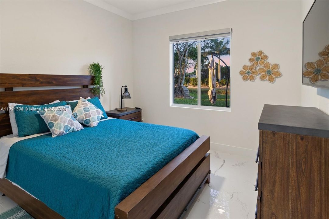 В аренду: $8,400 (5 спален, 3 ванн, 2863 Квадратных фут)