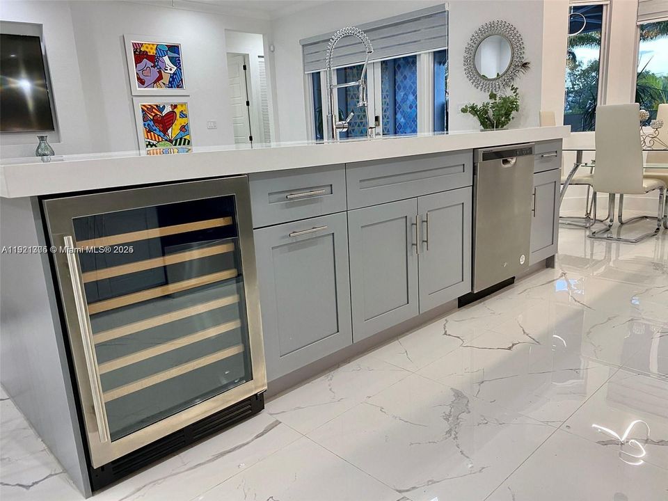 В аренду: $8,400 (5 спален, 3 ванн, 2863 Квадратных фут)