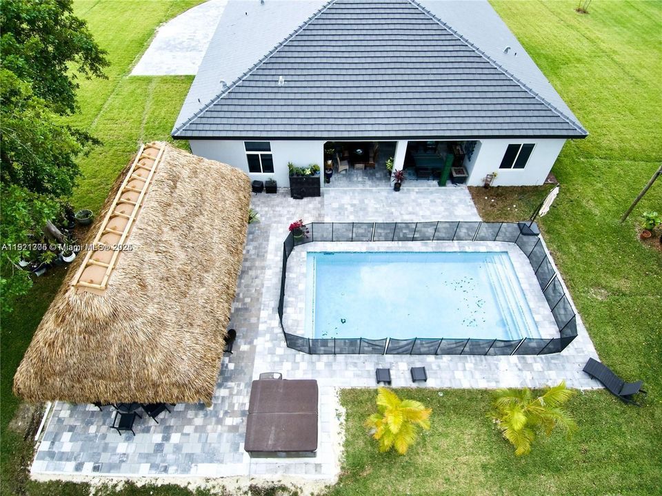 В аренду: $8,400 (5 спален, 3 ванн, 2863 Квадратных фут)