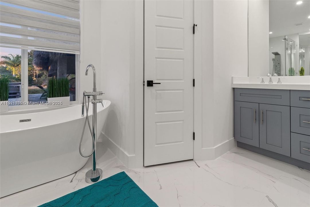 В аренду: $8,400 (5 спален, 3 ванн, 2863 Квадратных фут)