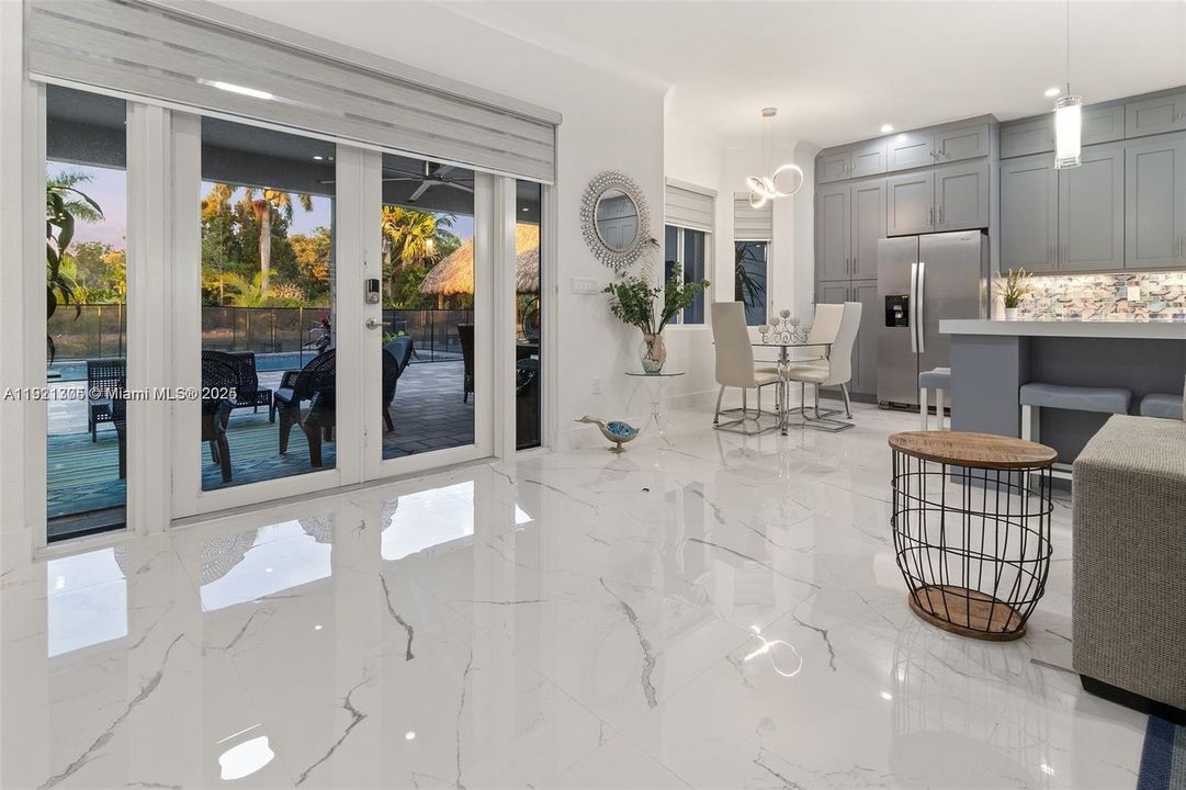 В аренду: $8,400 (5 спален, 3 ванн, 2863 Квадратных фут)