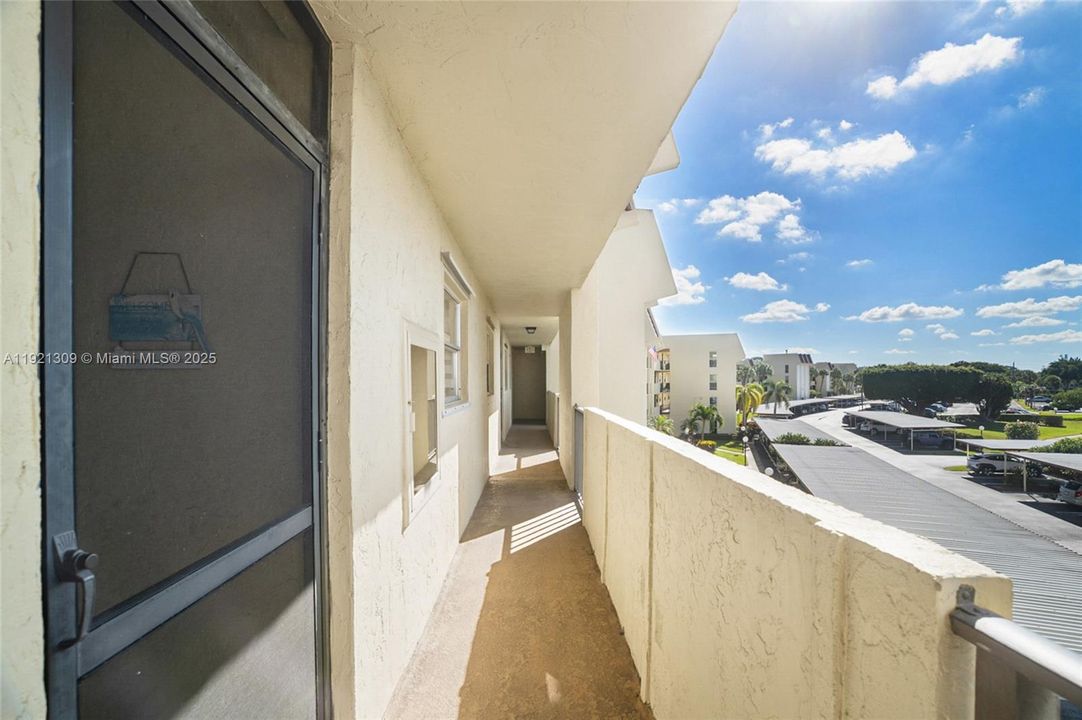 En Venta: $180,000 (2 camas, 2 baños, 1300 Pies cuadrados)