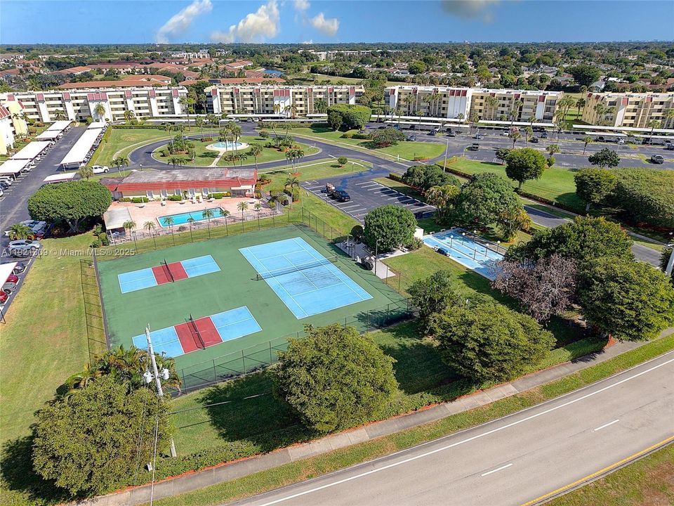 En Venta: $180,000 (2 camas, 2 baños, 1300 Pies cuadrados)