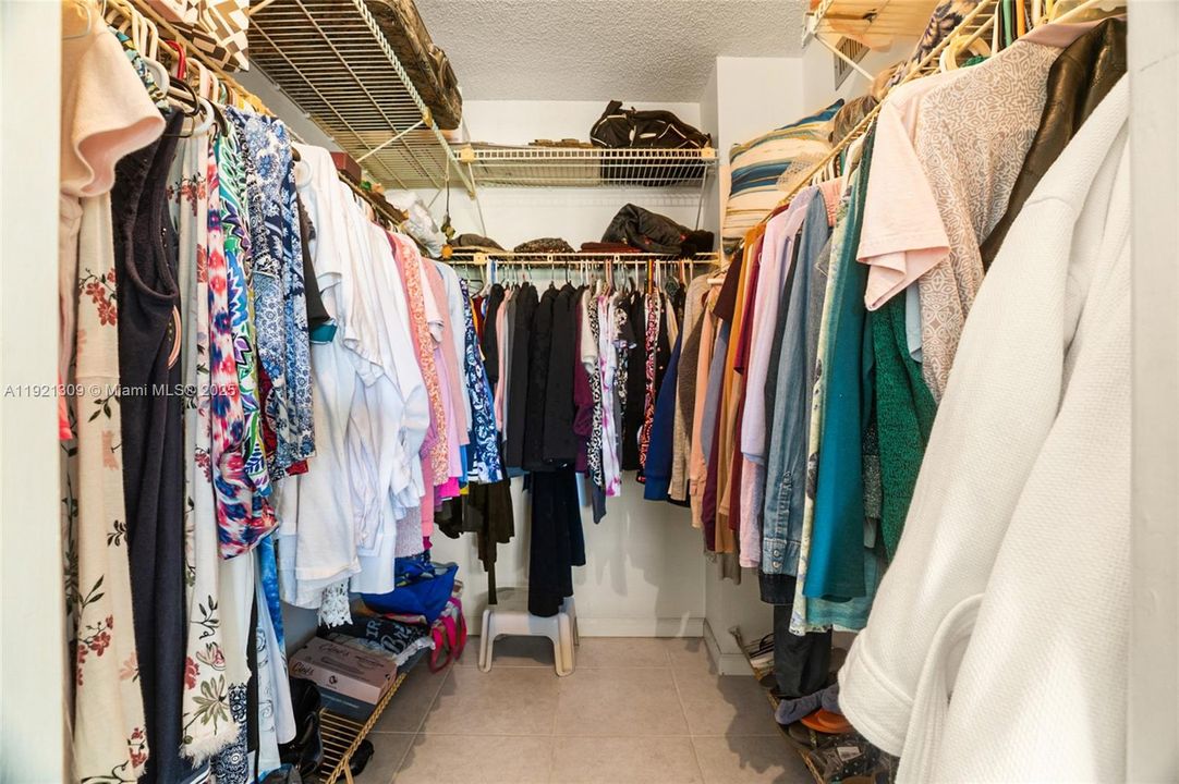 En Venta: $180,000 (2 camas, 2 baños, 1300 Pies cuadrados)