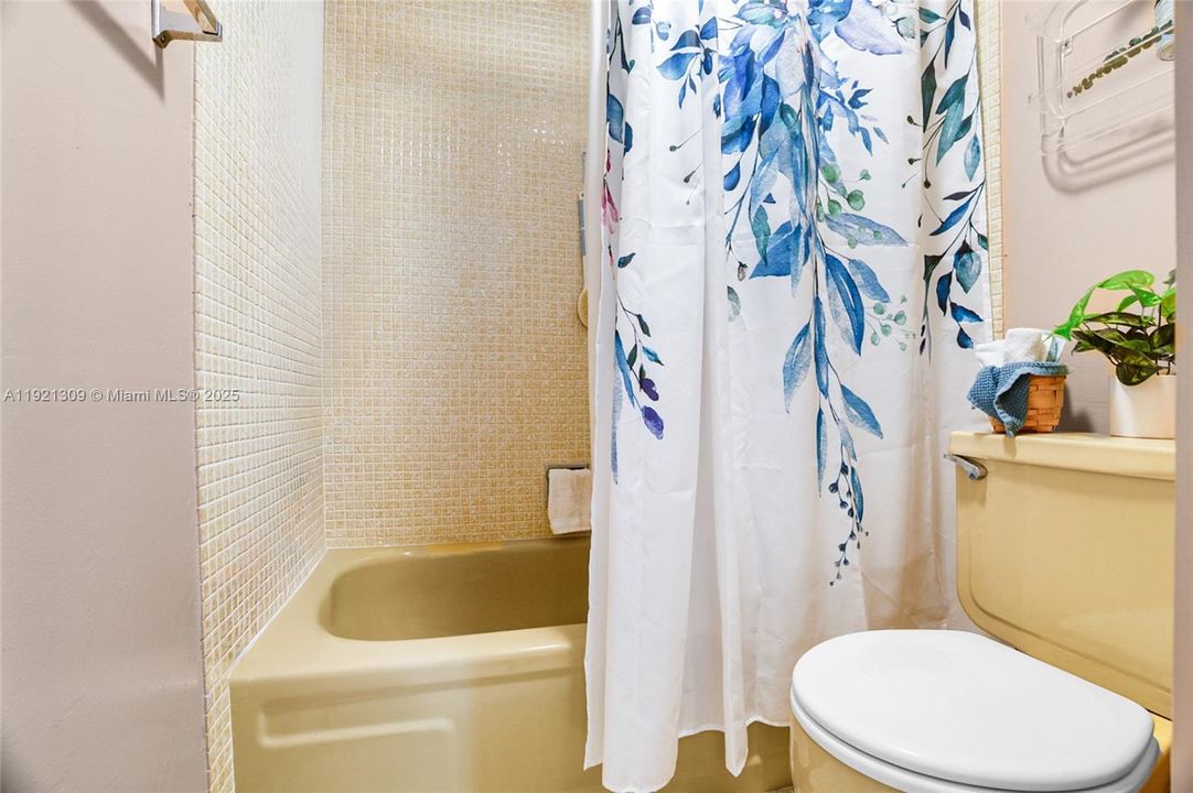 En Venta: $180,000 (2 camas, 2 baños, 1300 Pies cuadrados)