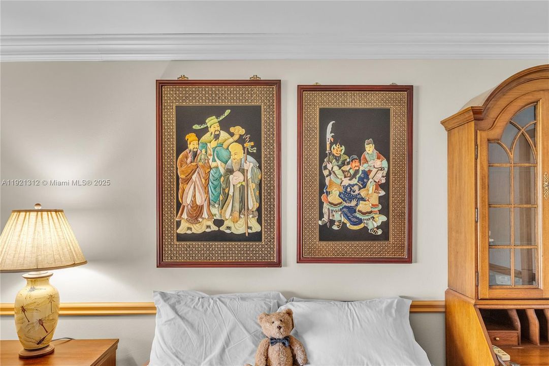 For Sale: $199,000 (2 beds, 2 baths, 983 Square Feet)