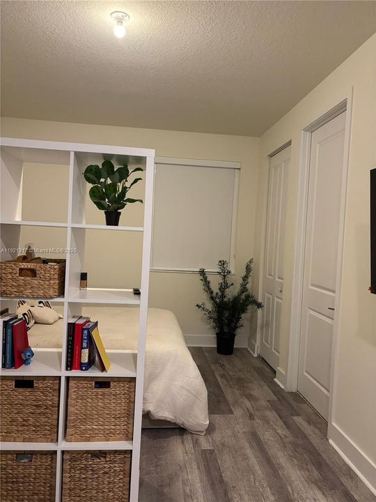 For Rent: $1,850 (0 beds, 1 baths, 2379 Square Feet)