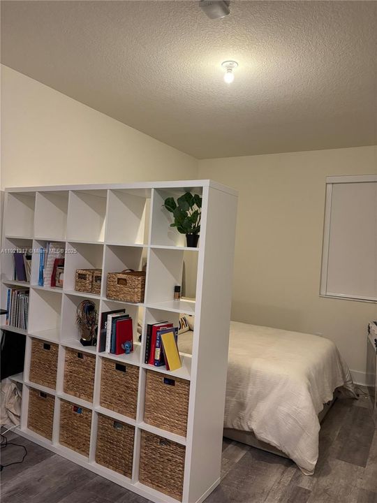 For Rent: $1,850 (0 beds, 1 baths, 2379 Square Feet)