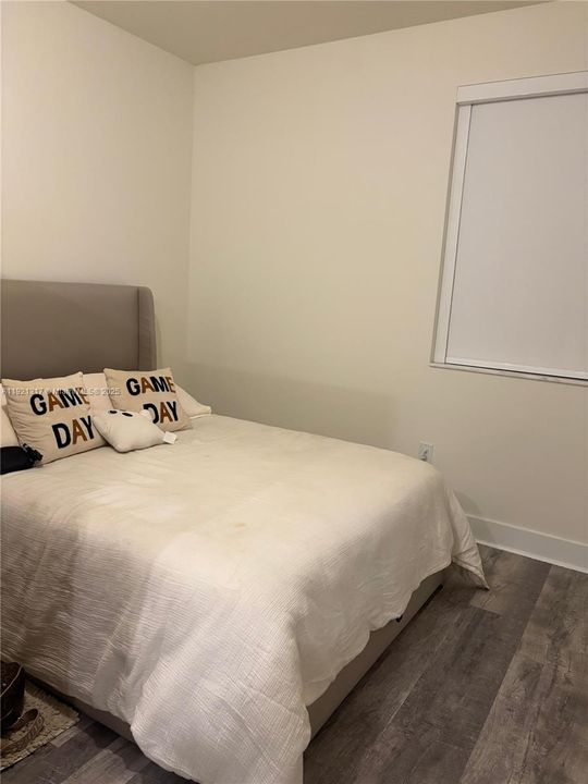 For Rent: $1,850 (0 beds, 1 baths, 2379 Square Feet)