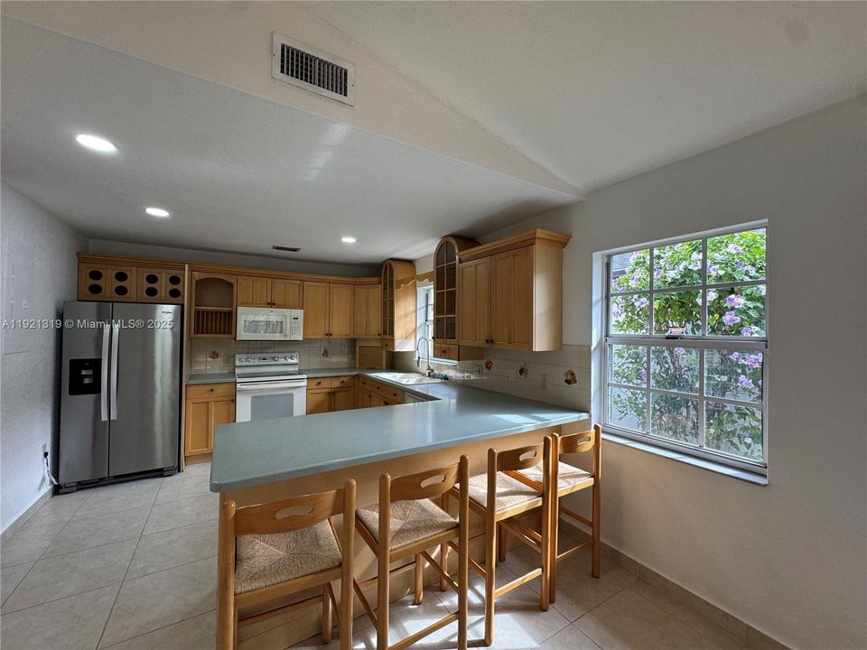 For Sale: $649,900 (3 beds, 2 baths, 1589 Square Feet)