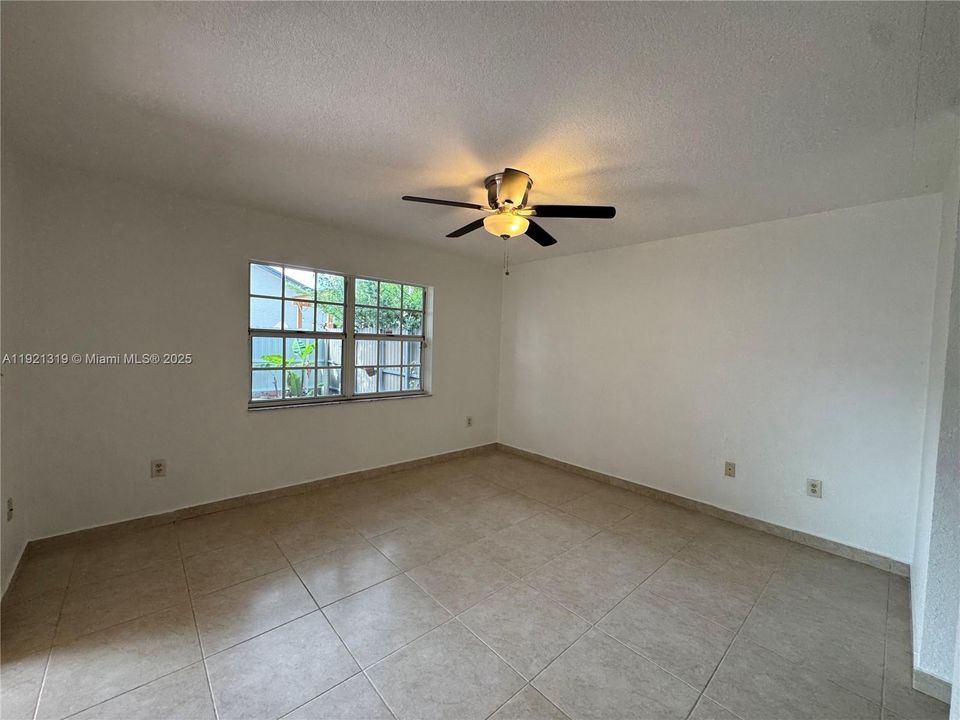 For Sale: $649,900 (3 beds, 2 baths, 1589 Square Feet)