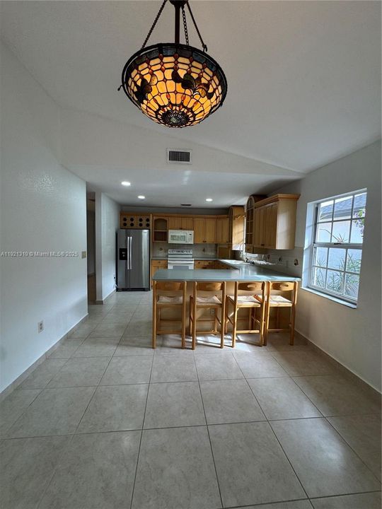 For Sale: $649,900 (3 beds, 2 baths, 1589 Square Feet)