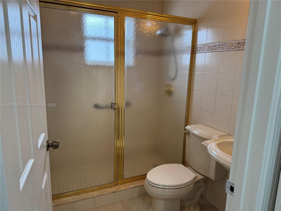 For Sale: $649,900 (3 beds, 2 baths, 1589 Square Feet)