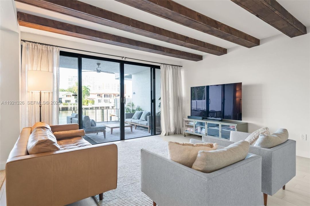 待售: $1,200,000 (3 贝兹, 2 浴室, 2370 平方英尺)