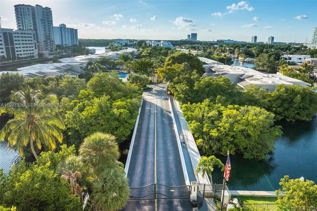 待售: $1,200,000 (3 贝兹, 2 浴室, 2370 平方英尺)