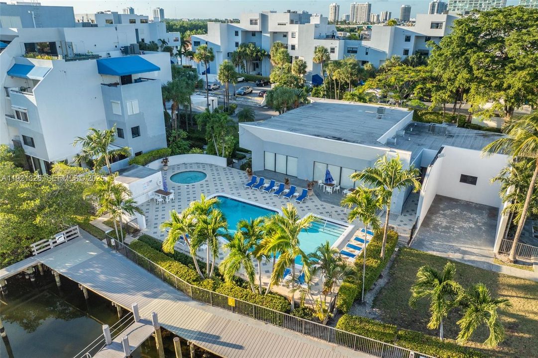 待售: $1,200,000 (3 贝兹, 2 浴室, 2370 平方英尺)